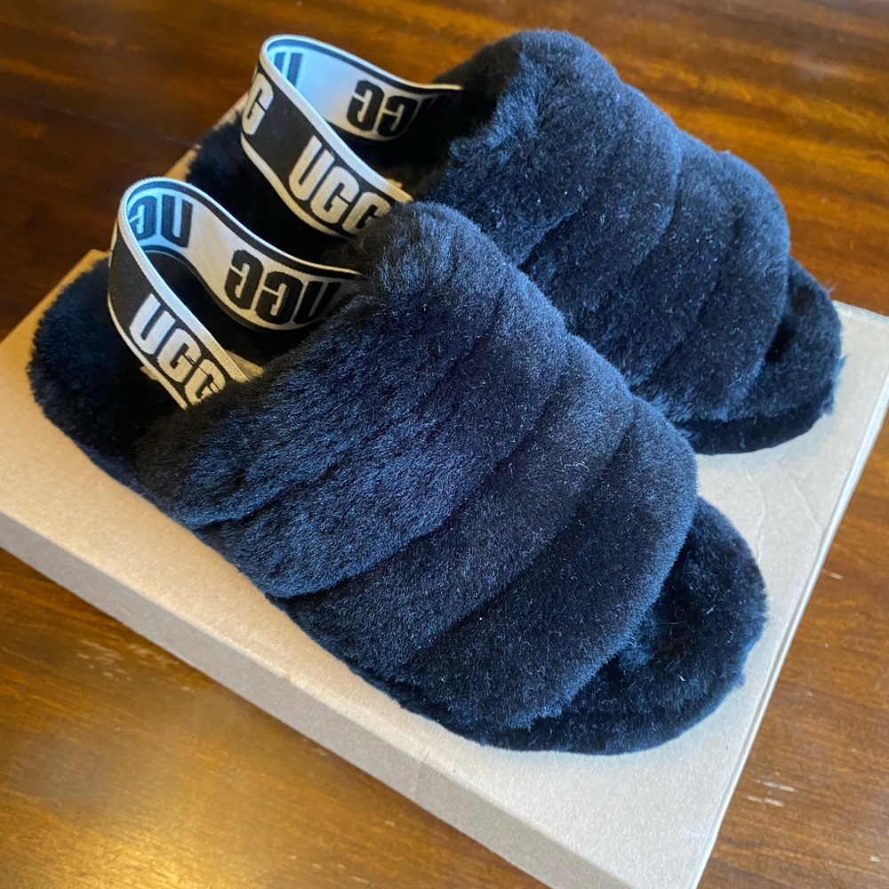 All black Women’s Ugg’s size 5/35EU